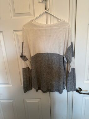 Francesca's Collections White & Gray Colorblock Waffle-Knit Sweater